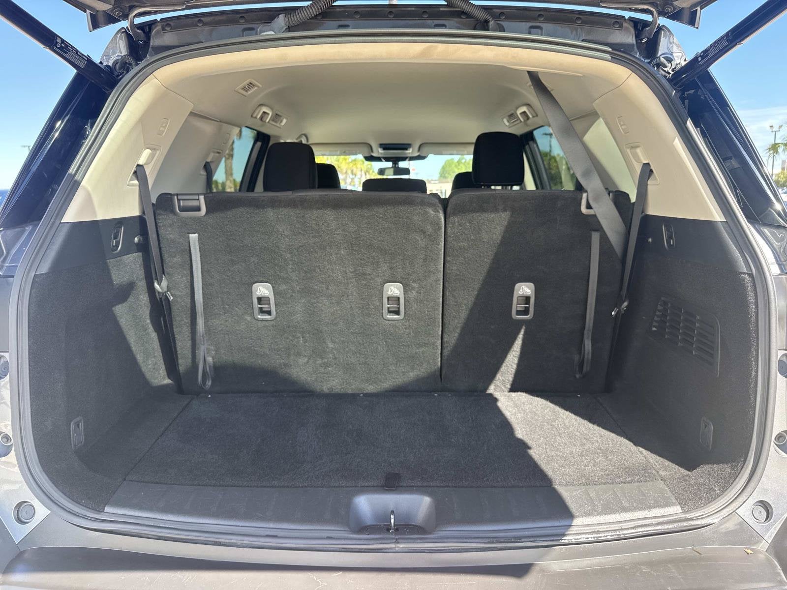 2025 Nissan Pathfinder SV FWD