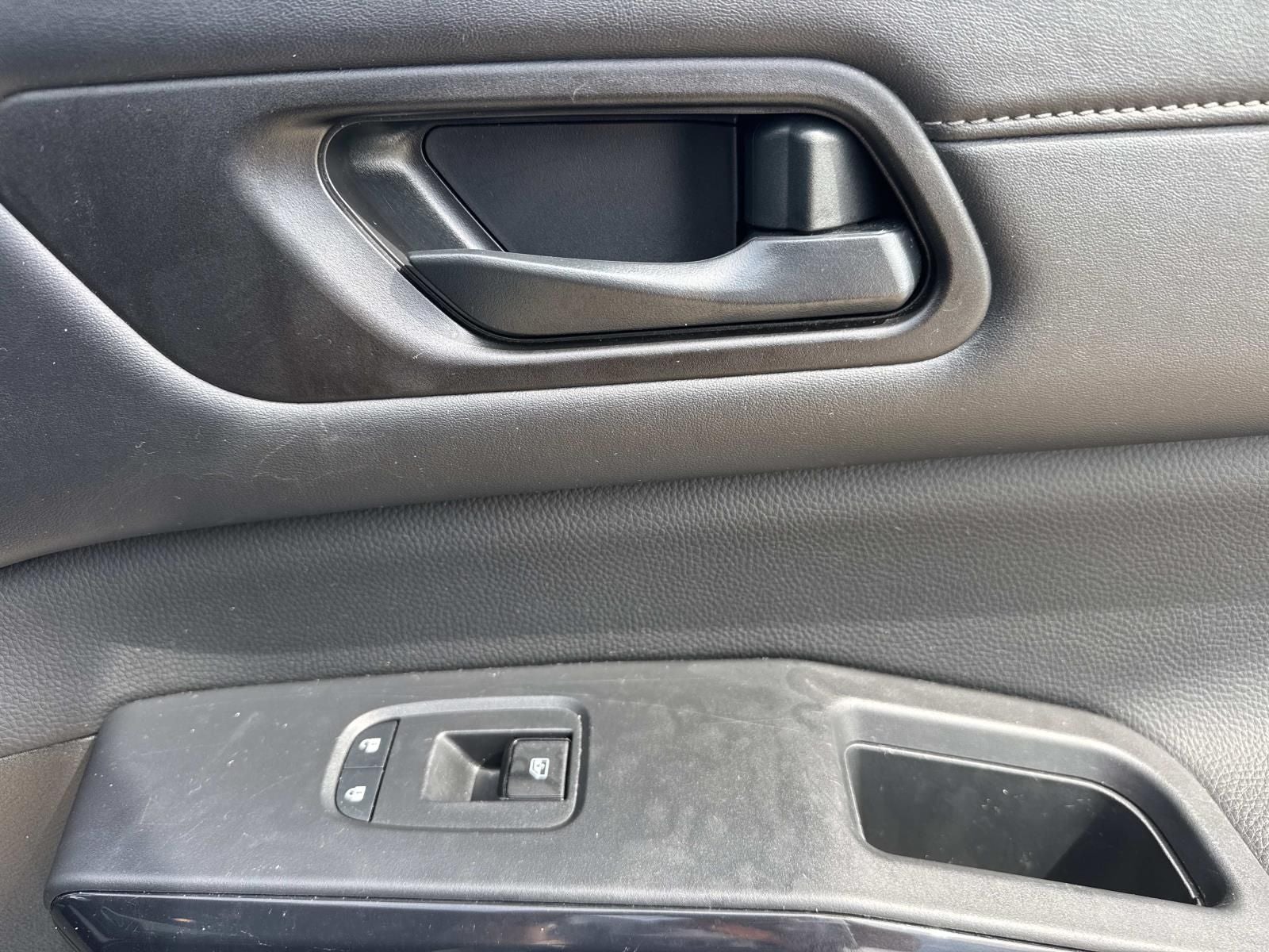 2024 Nissan Pathfinder SV FWD