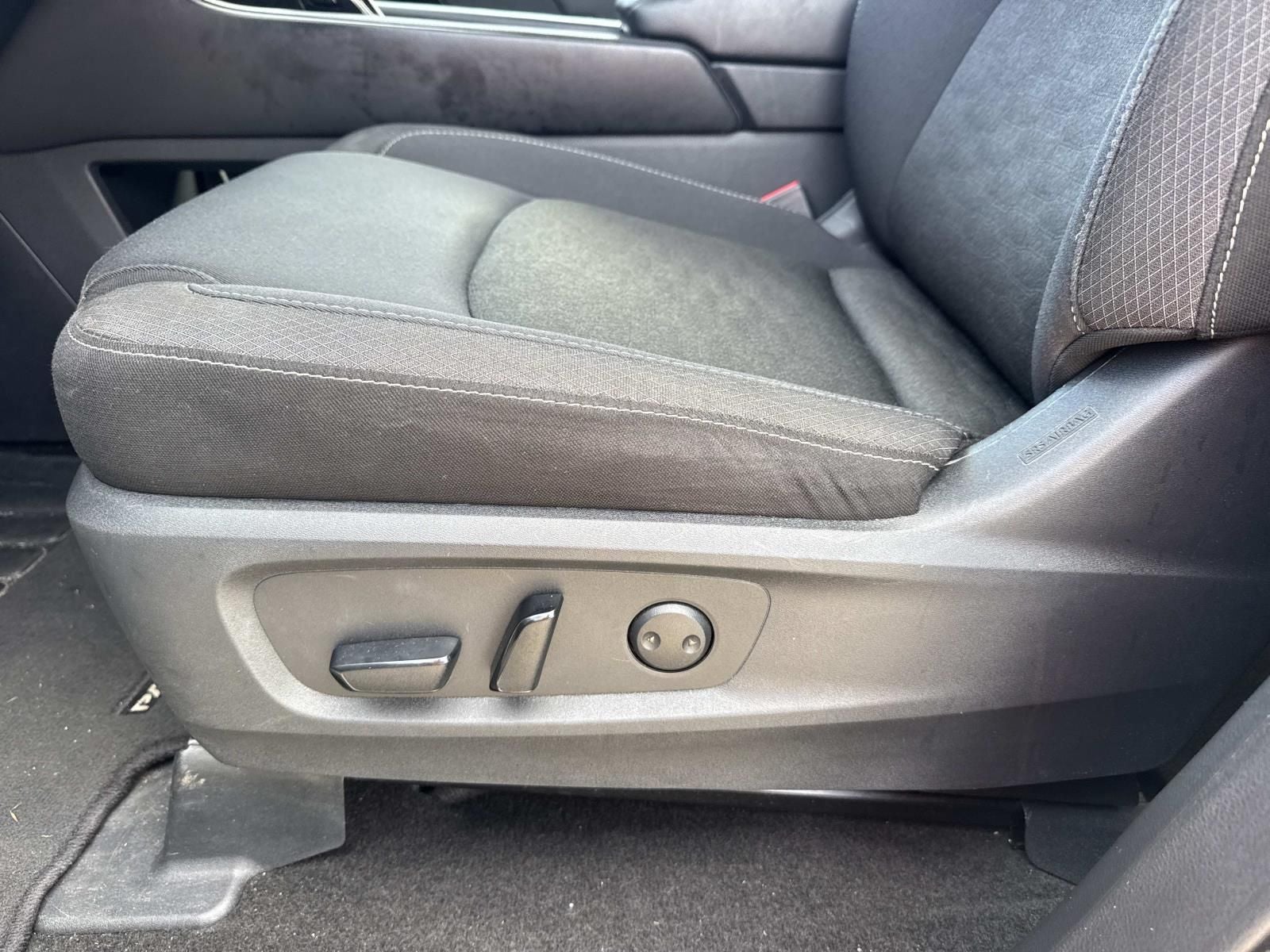 2024 Nissan Pathfinder SV FWD