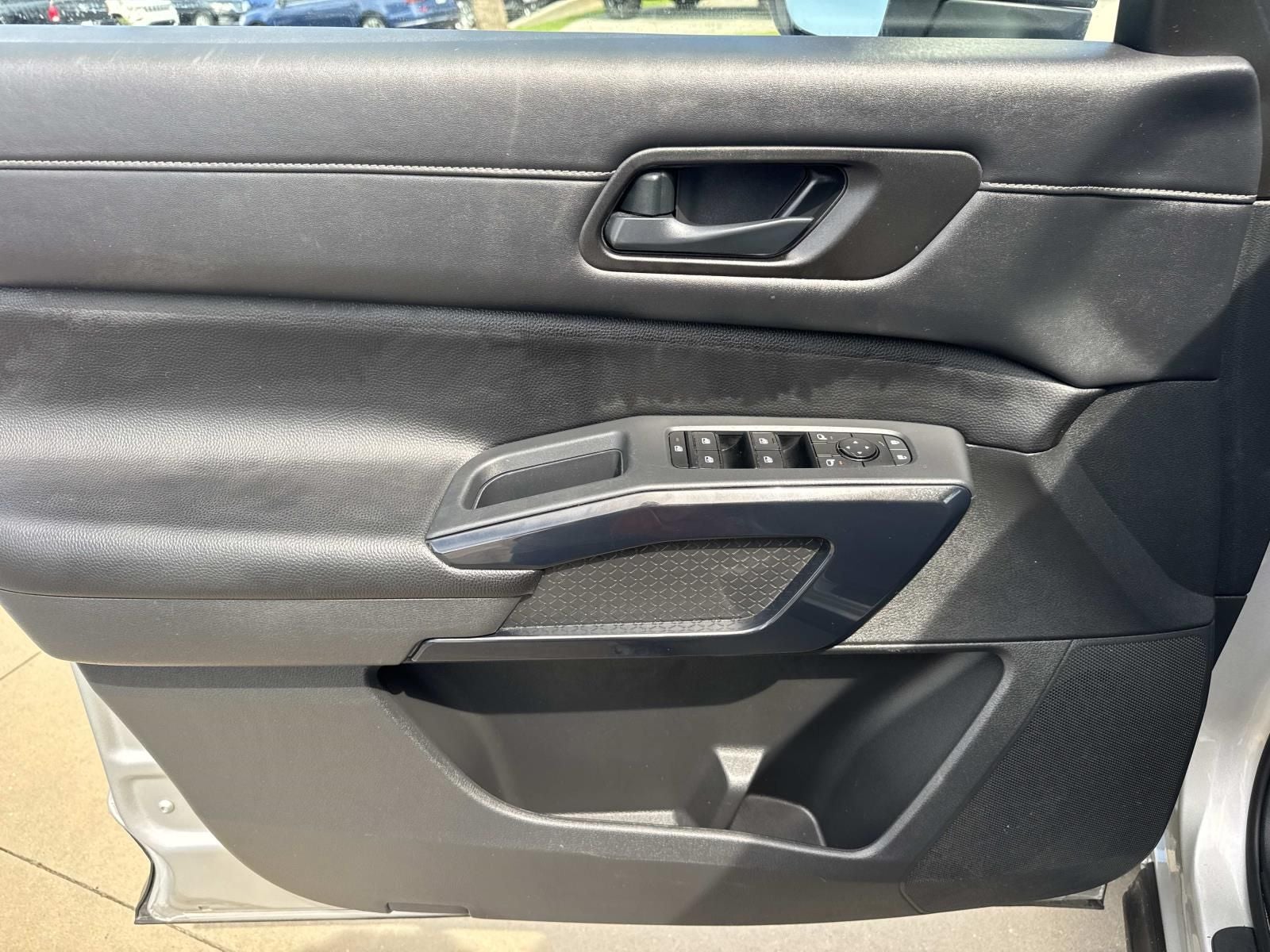 2024 Nissan Pathfinder SV FWD