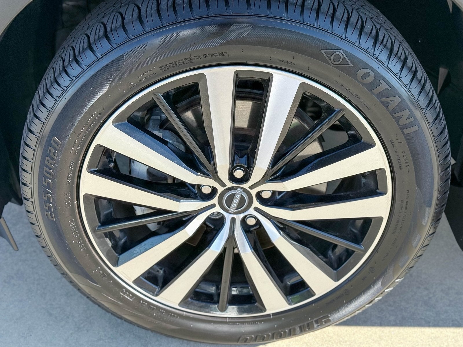 2024 Nissan Pathfinder Platinum FWD