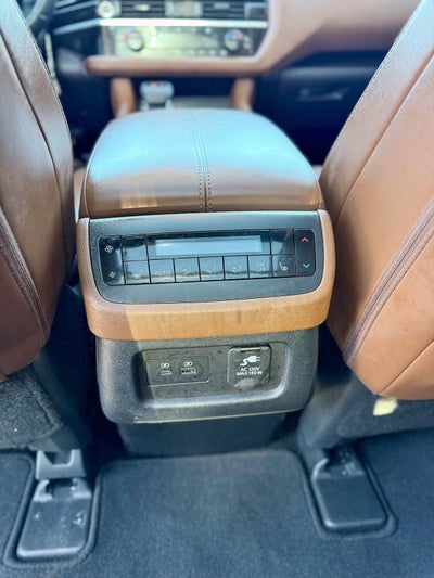 2024 Nissan Pathfinder Platinum FWD