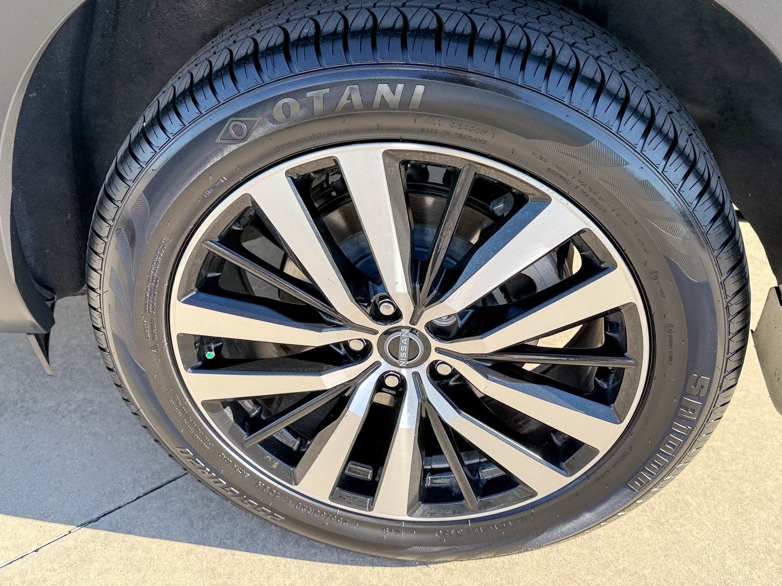 2024 Nissan Pathfinder Platinum FWD