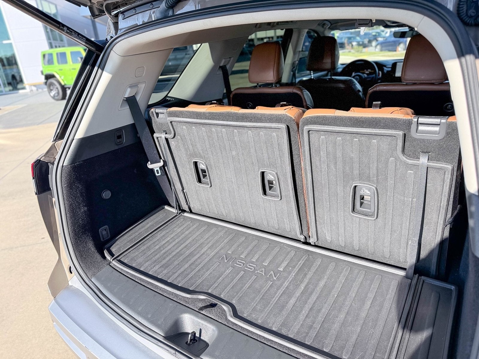 2024 Nissan Pathfinder Platinum FWD