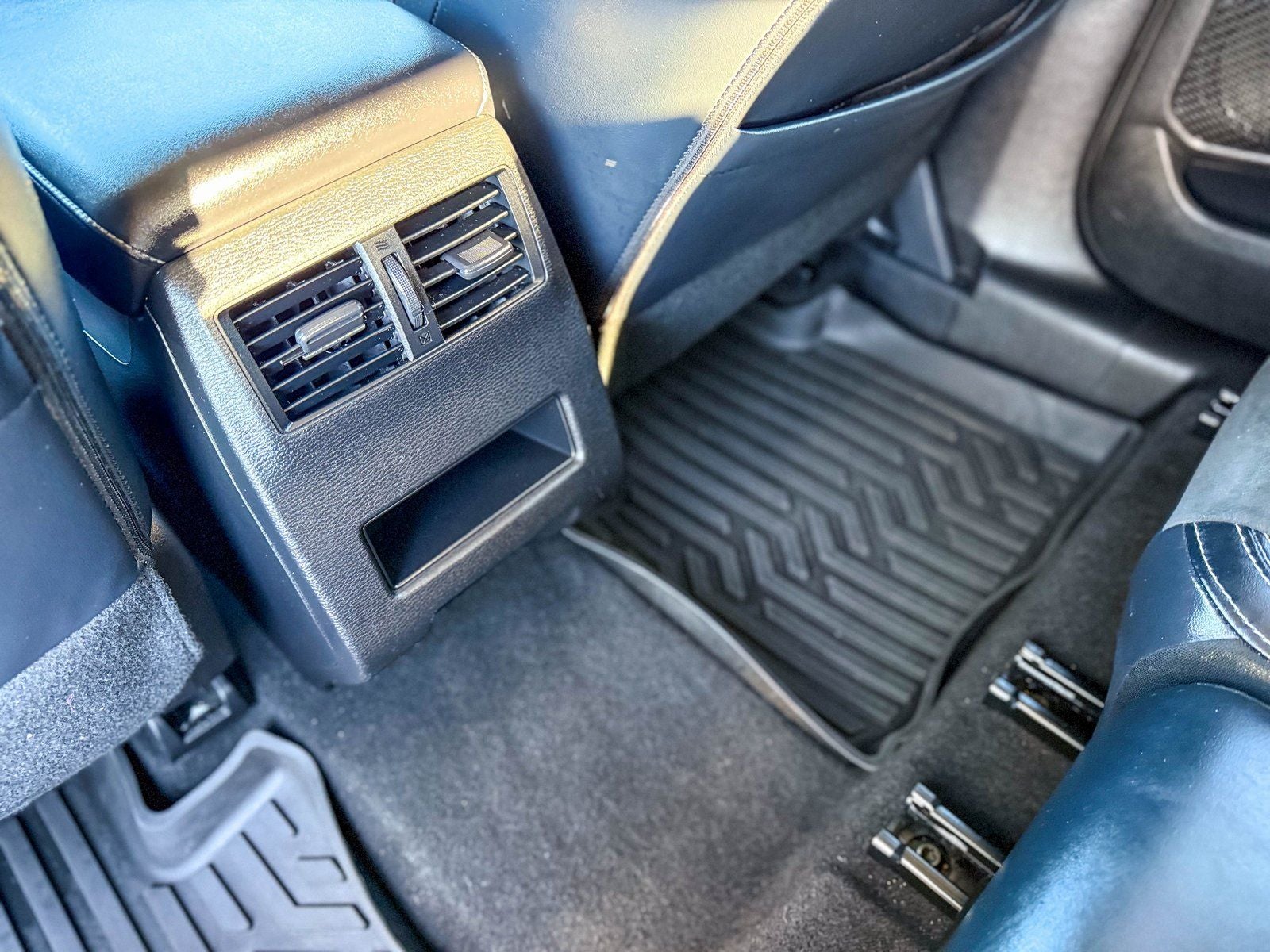 2024 Mitsubishi Outlander Base