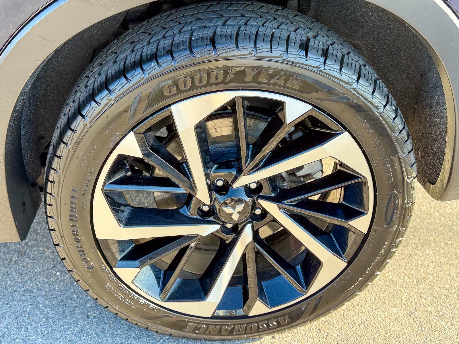 2024 Mitsubishi Outlander Base