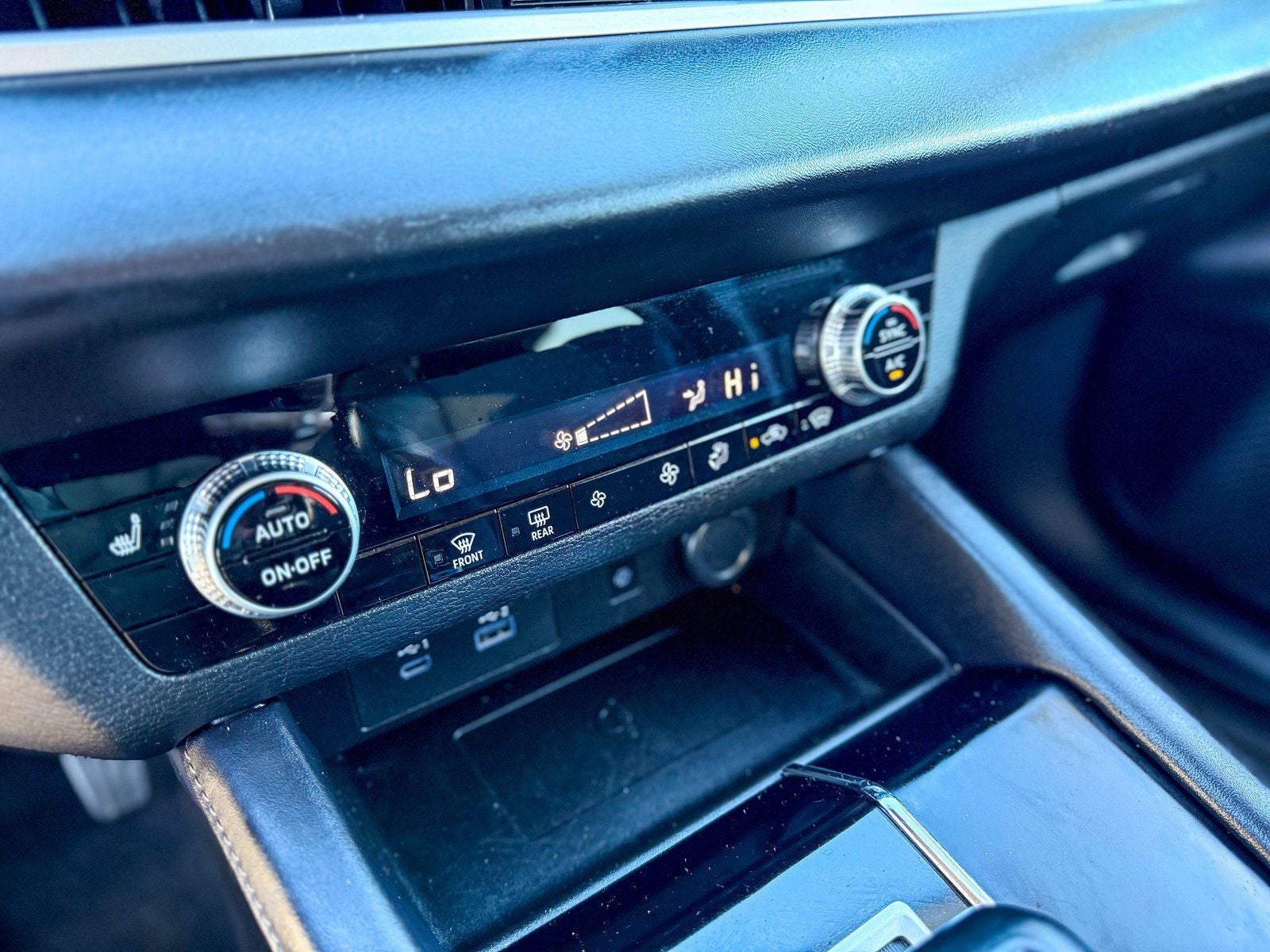 2024 Mitsubishi Outlander Base