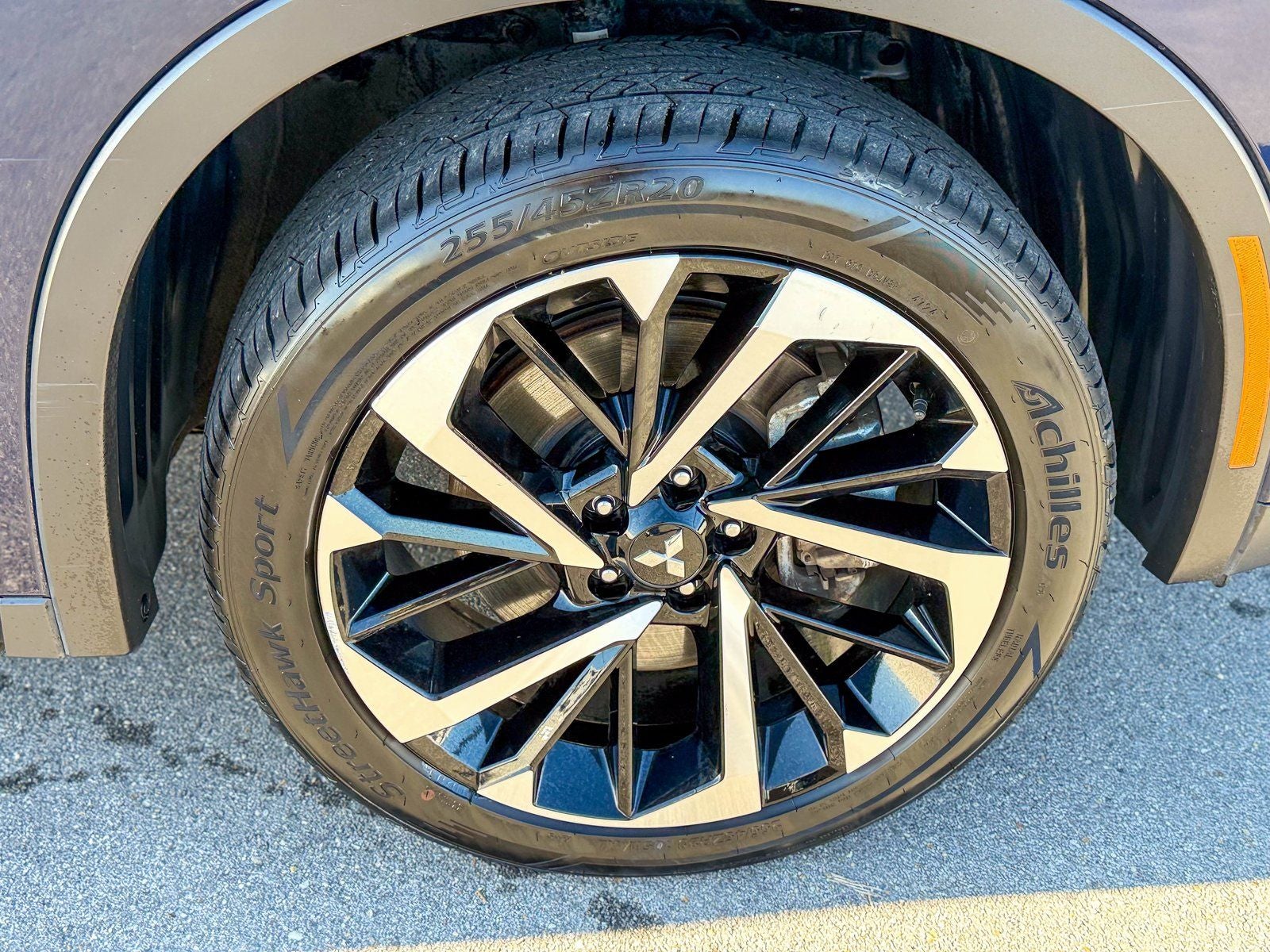 2024 Mitsubishi Outlander Base