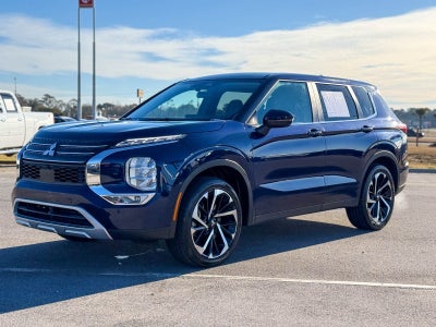 2024 Mitsubishi Outlander Base