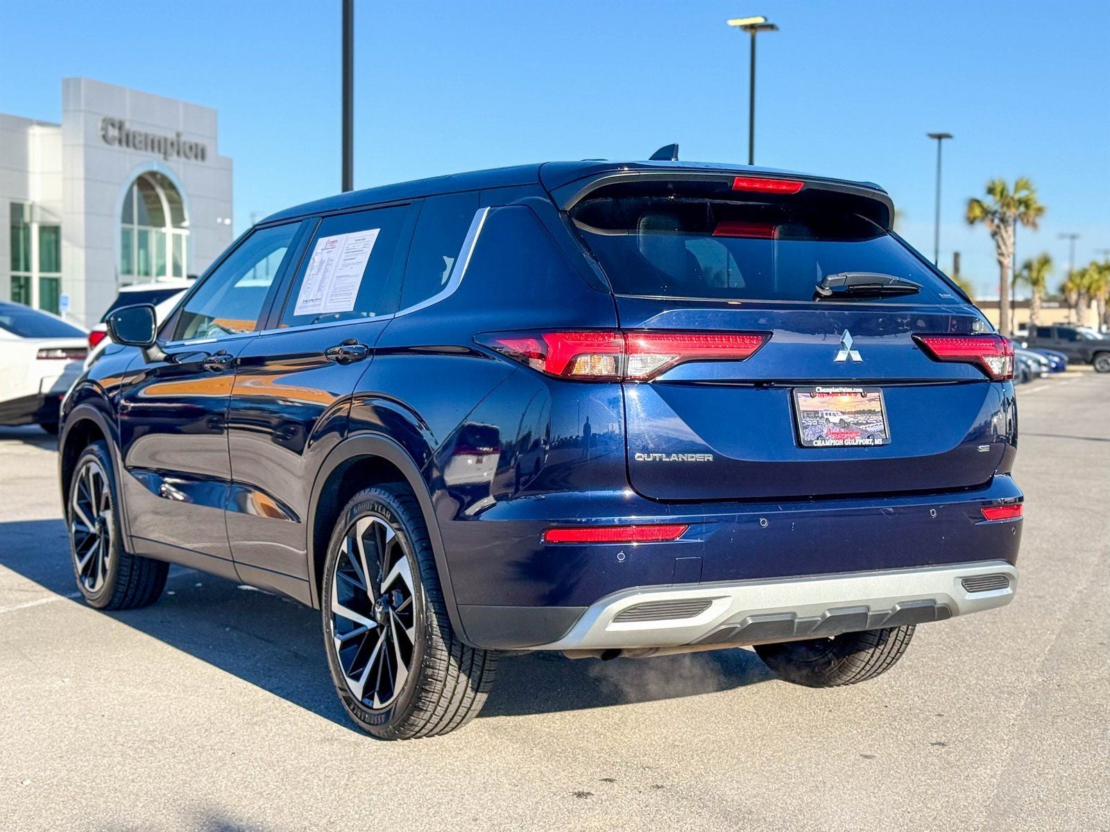 2024 Mitsubishi Outlander Base