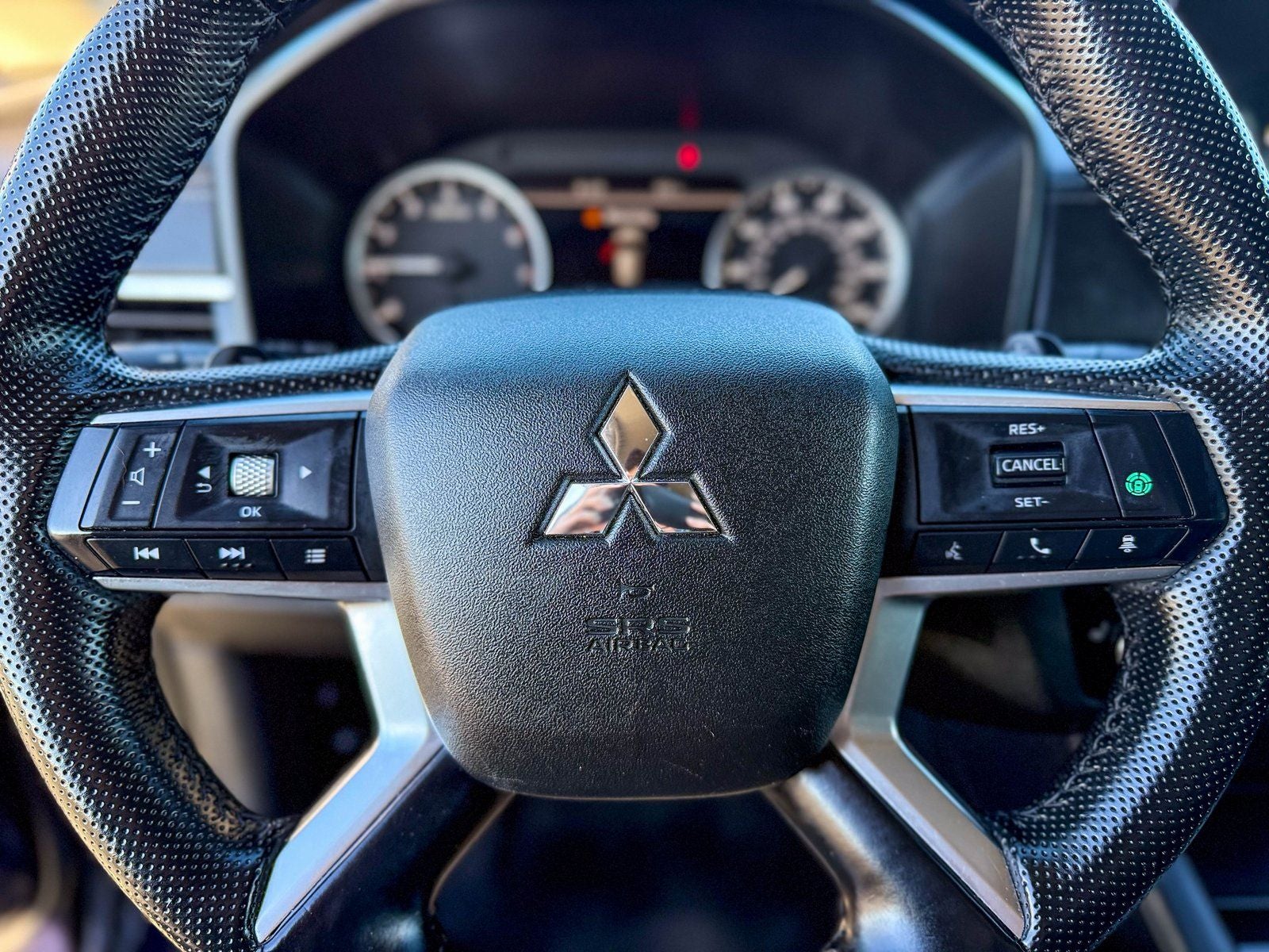 2024 Mitsubishi Outlander Base