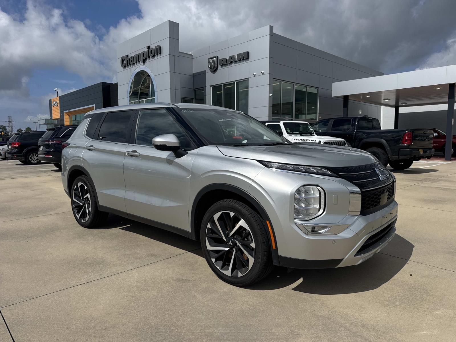 2024 Mitsubishi Outlander SE S-AWC's photo