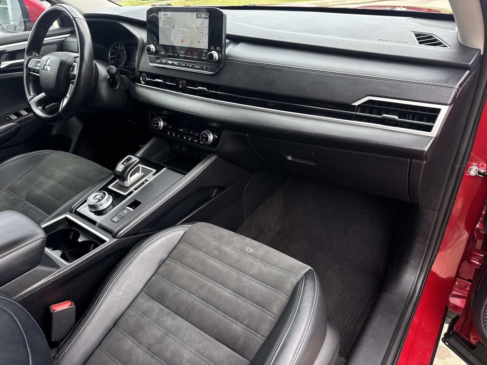 2024 Mitsubishi Outlander Base