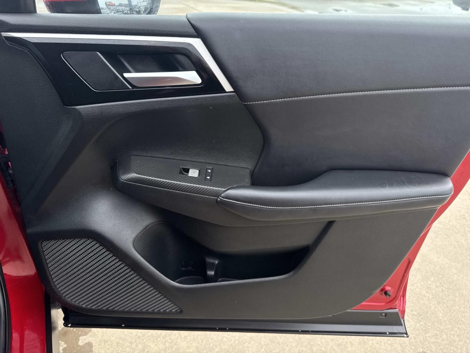 2024 Mitsubishi Outlander Base