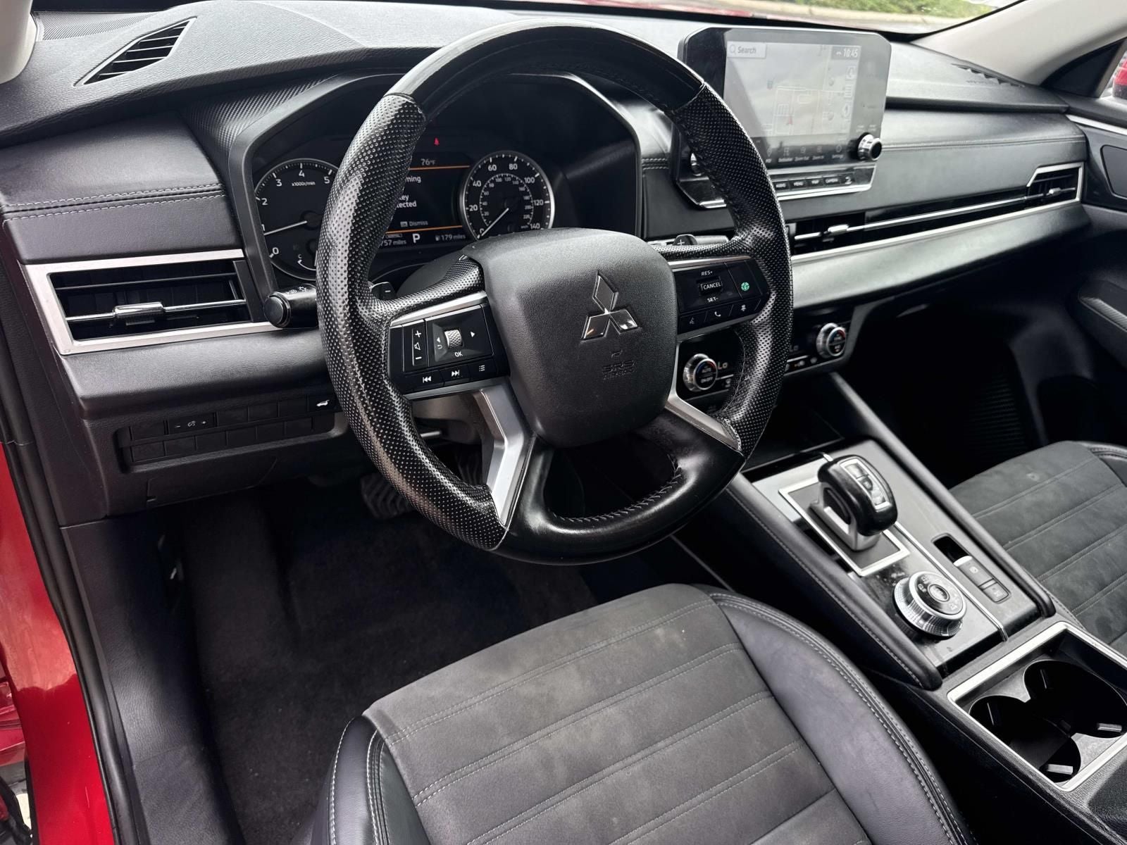 2024 Mitsubishi Outlander Base