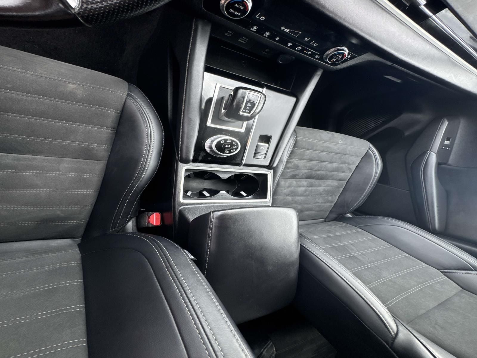 2024 Mitsubishi Outlander Base