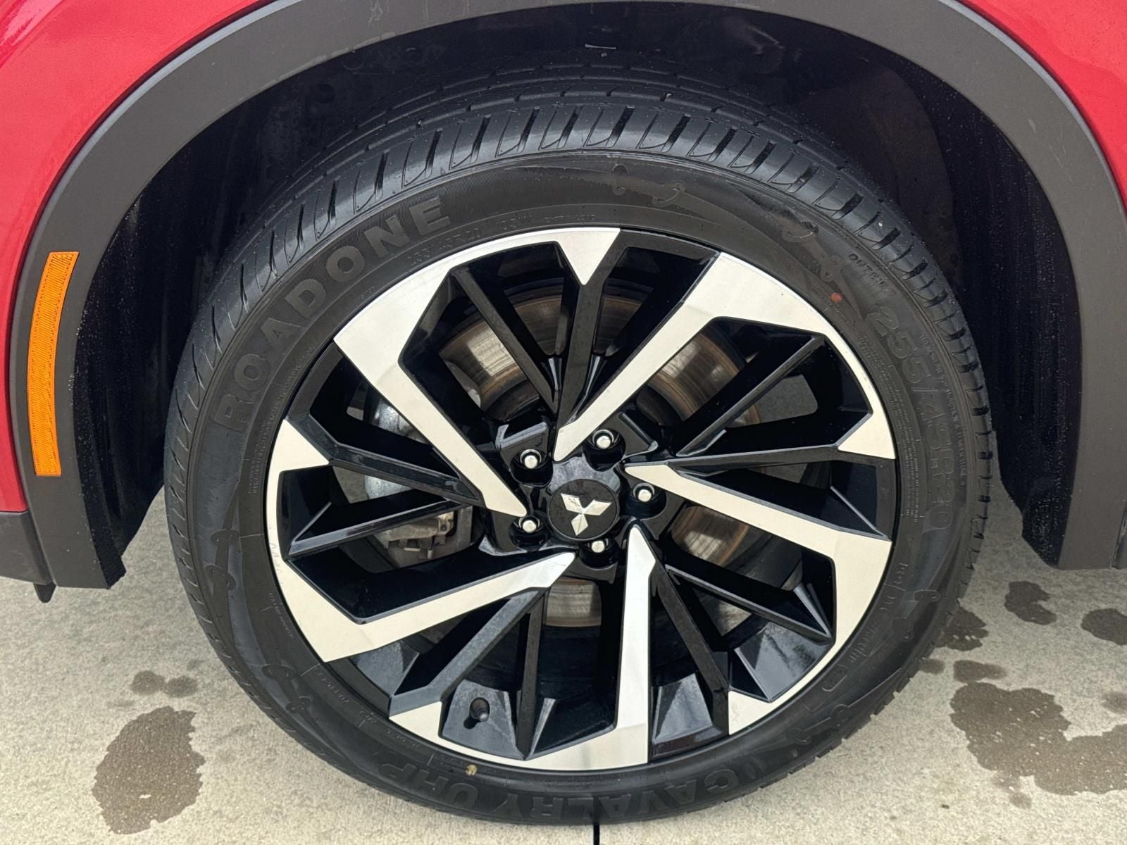 2024 Mitsubishi Outlander Base
