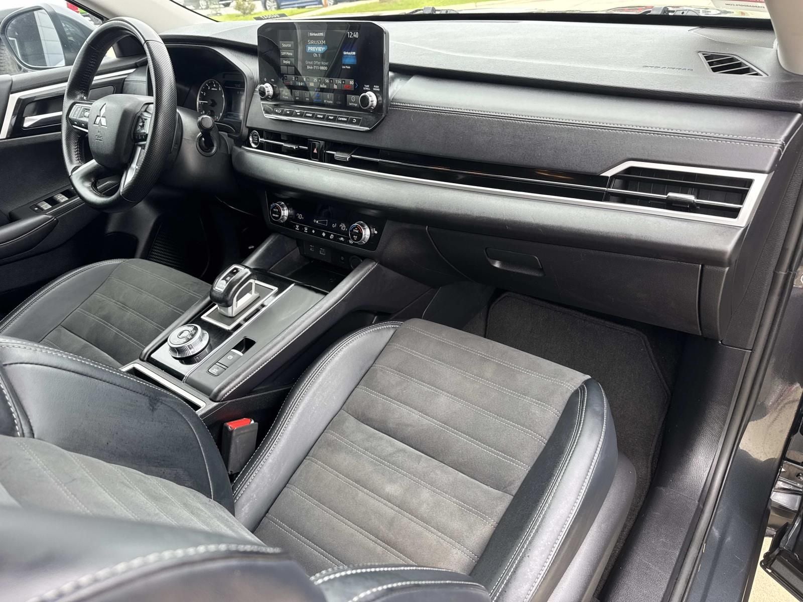 2024 Mitsubishi Outlander Base