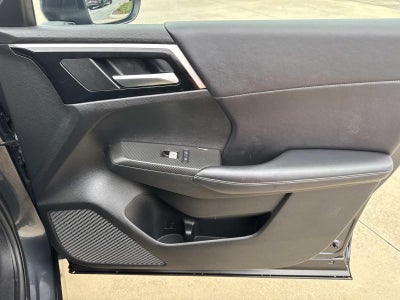 2024 Mitsubishi Outlander Base