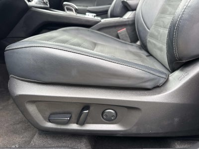 2024 Mitsubishi Outlander Base