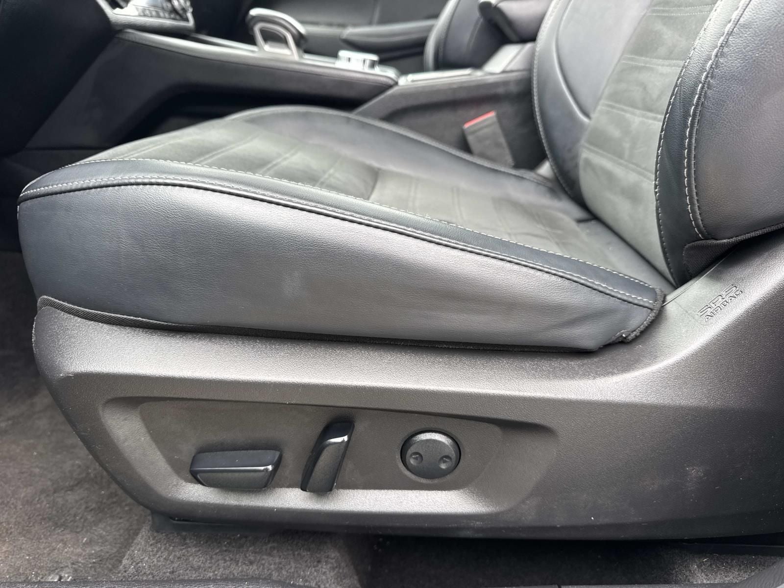 2024 Mitsubishi Outlander Base