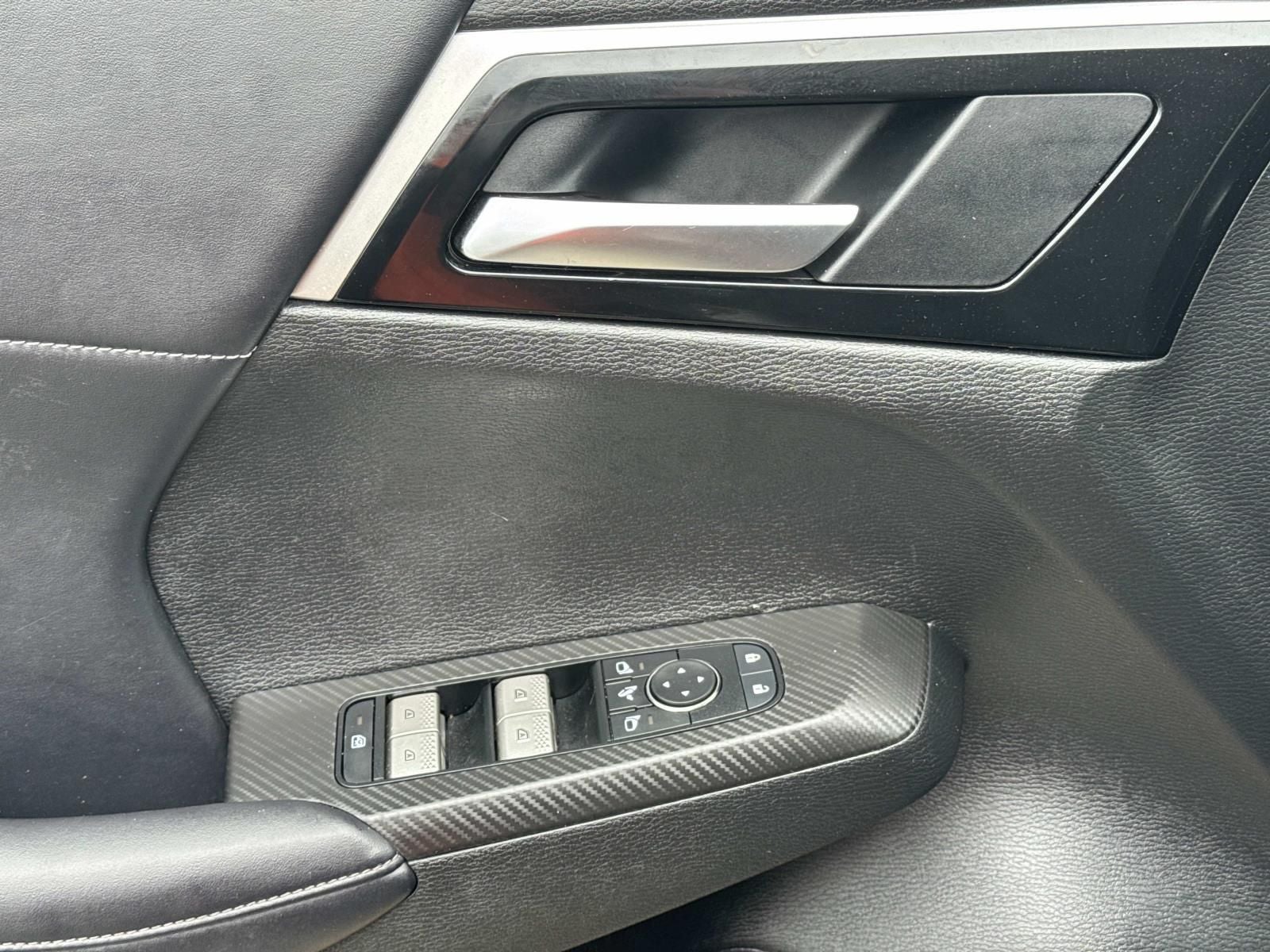 2024 Mitsubishi Outlander Base
