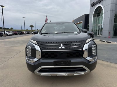 2024 Mitsubishi Outlander Base