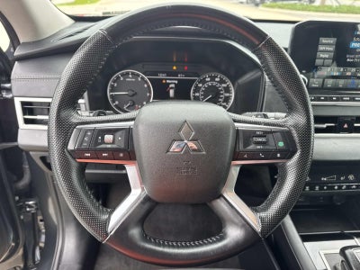 2024 Mitsubishi Outlander Base