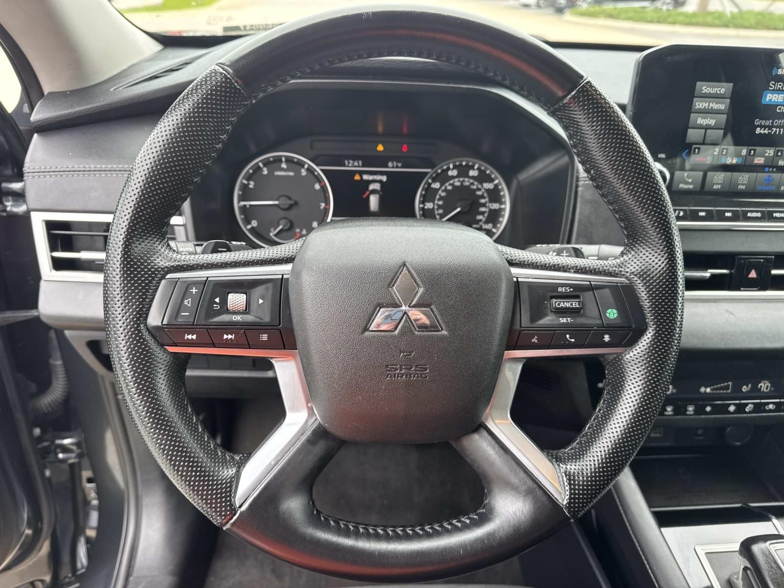 2024 Mitsubishi Outlander Base