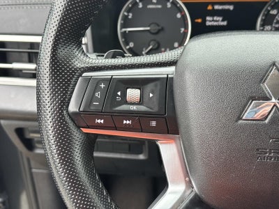 2024 Mitsubishi Outlander Base