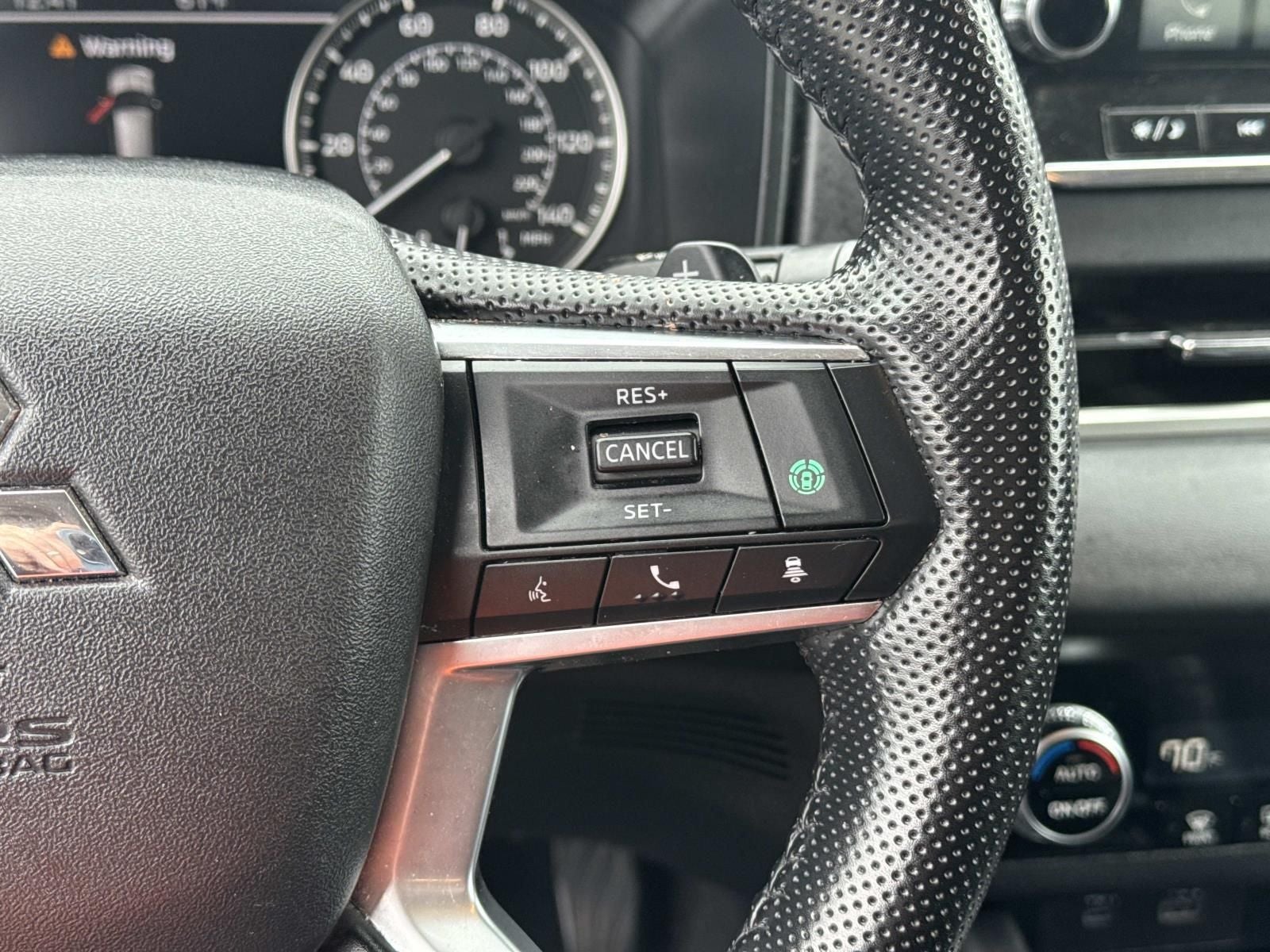 2024 Mitsubishi Outlander Base