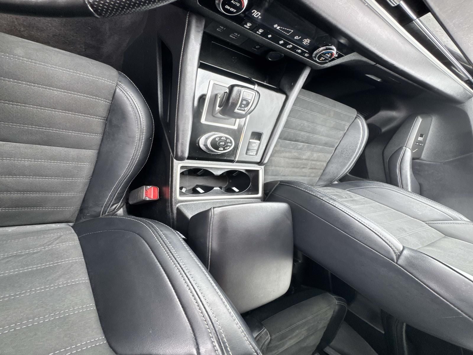 2024 Mitsubishi Outlander Base
