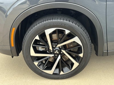 2024 Mitsubishi Outlander Base